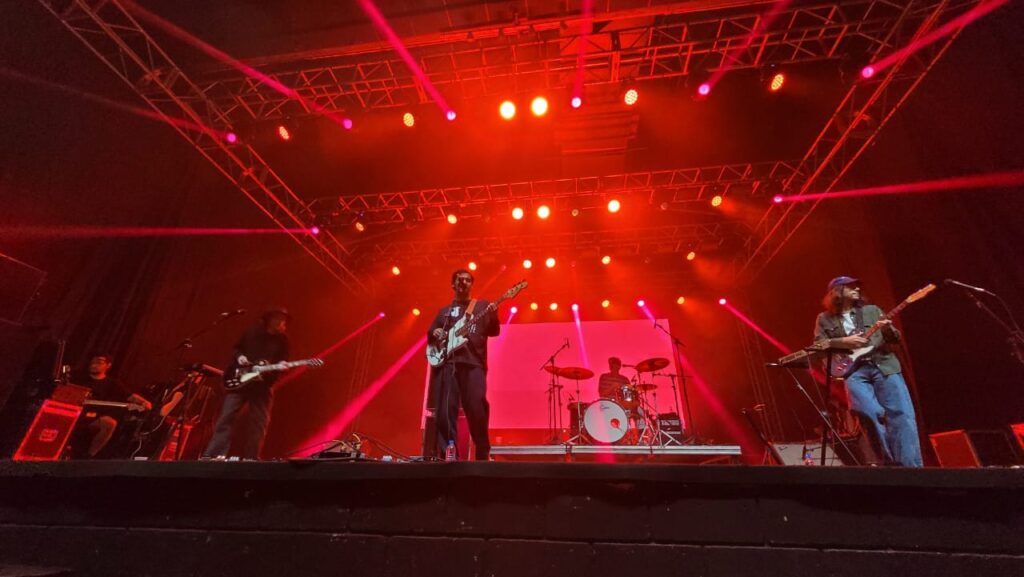 Terno Rei no Aurora Sounds Festival