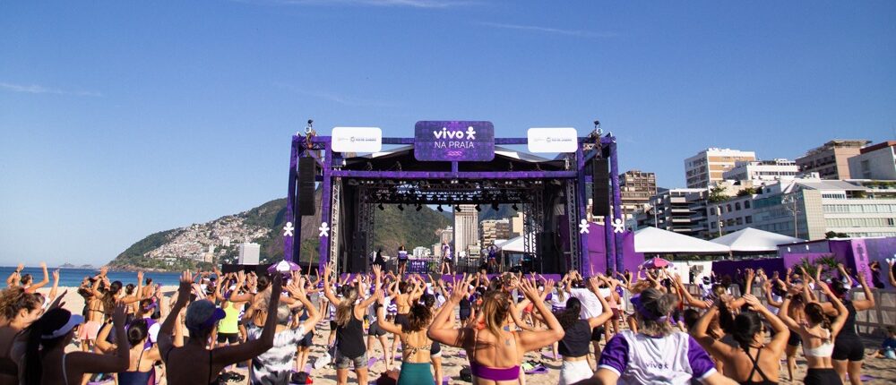 Vivo na Praia retorna a Niterói com Maria Gadú e Maneva em fim de semana gratuito na Praia de Icaraí