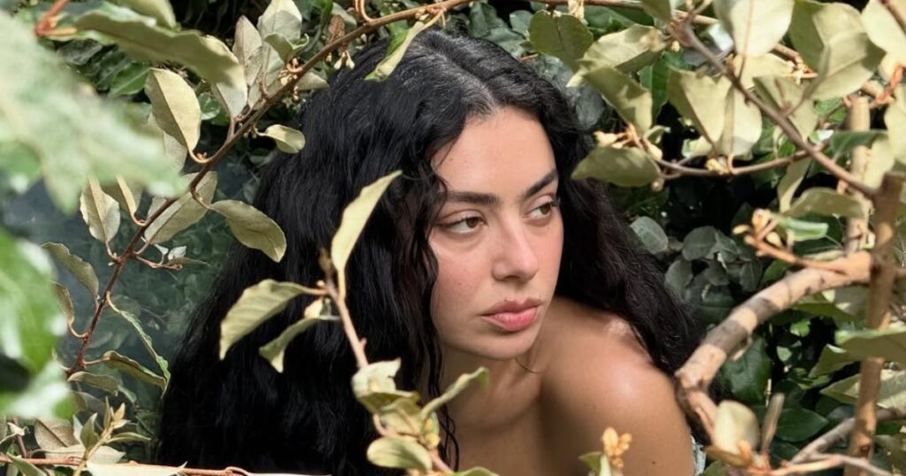 Charli xcx revela tracklist da trilha sonora de “Wuthering Heights”