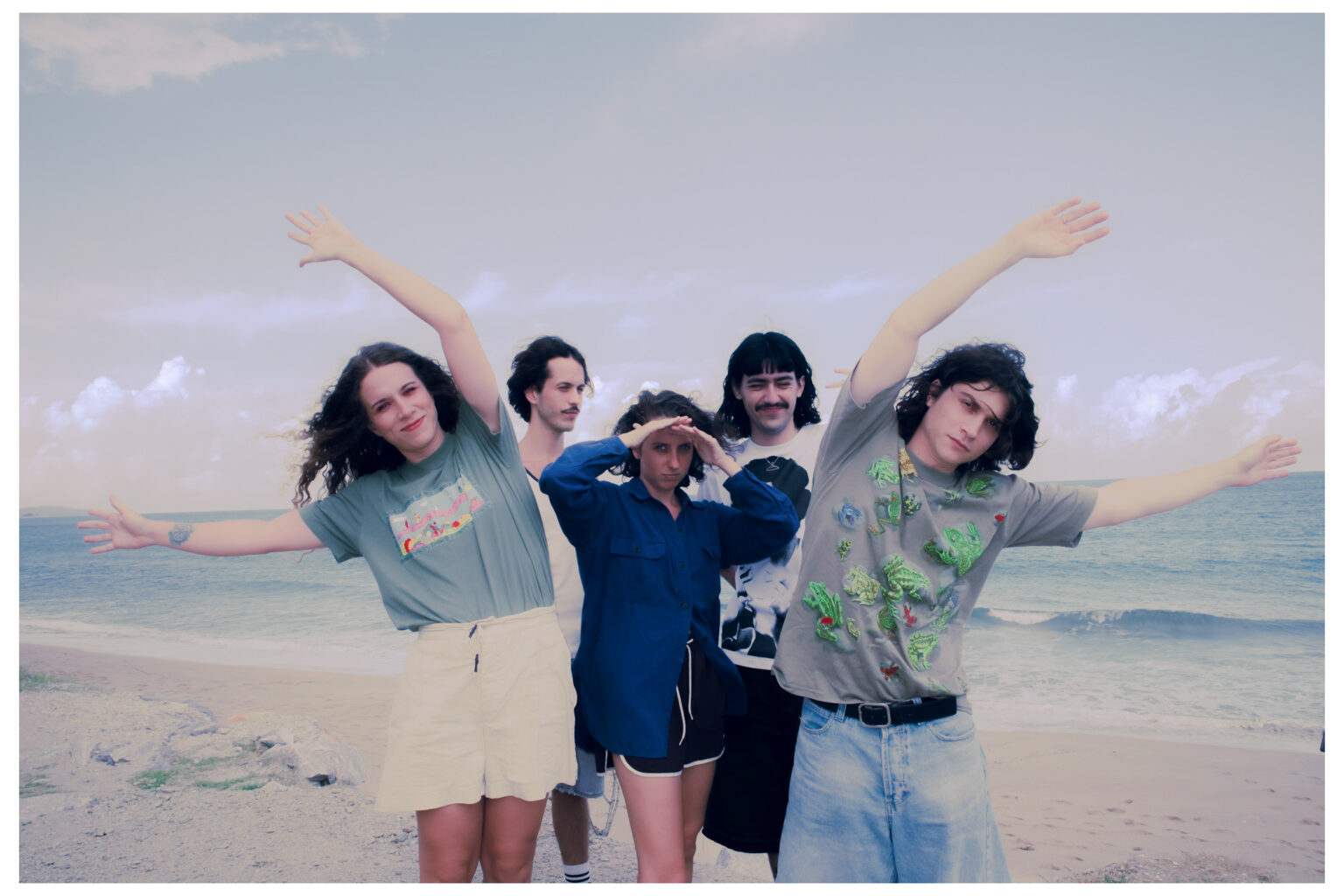 Exclusive Os Cabides se despede da turnê Coisa Estranhas em Florianópolis em noite com Terraplana