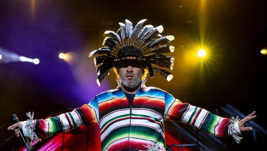Jamiroquai, atração do Rock in Rio 2026, anuncia turnê na América Latina e show solo em São Paulo