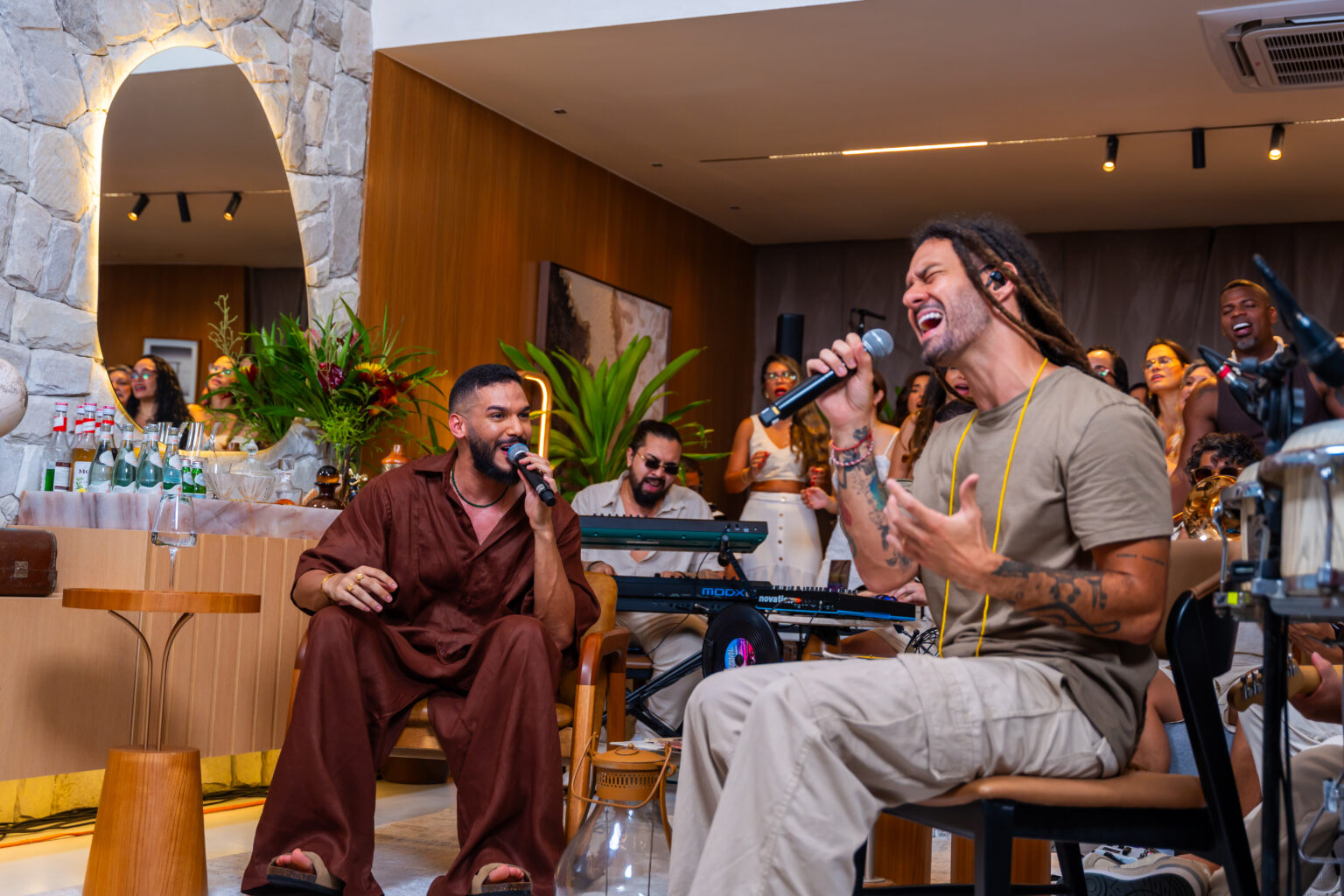 Brenno Casagrande encerra projeto Na Sala do Casa com homenagem a Djavan, Claudinho & Buchecha e faixa inédita