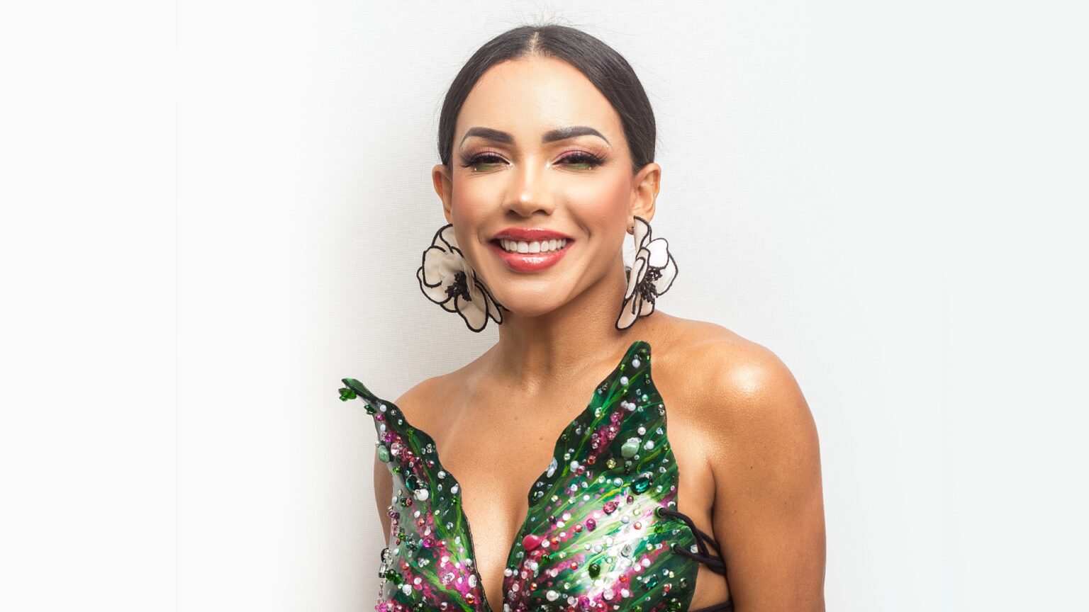 Viviane Batidão revela capa de “Batidão Raiz” e reforça identidade cultural