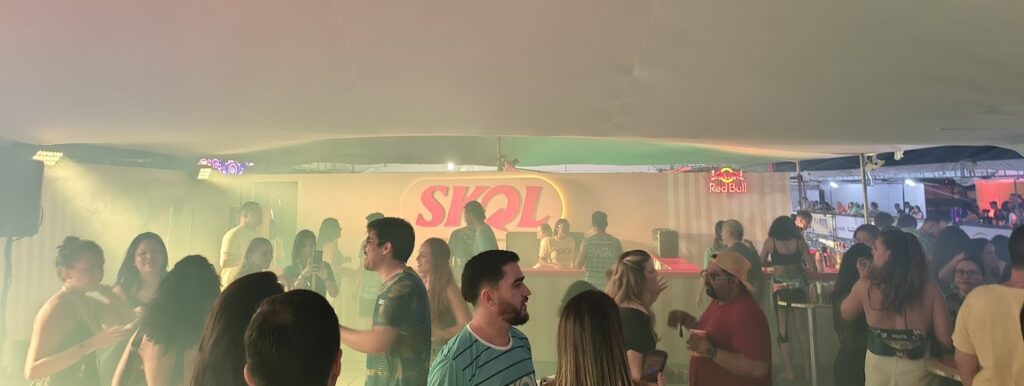 Camarote SKOL estreia no Fortal 2026 com experiências e lançamento da Skol Zero Zero
