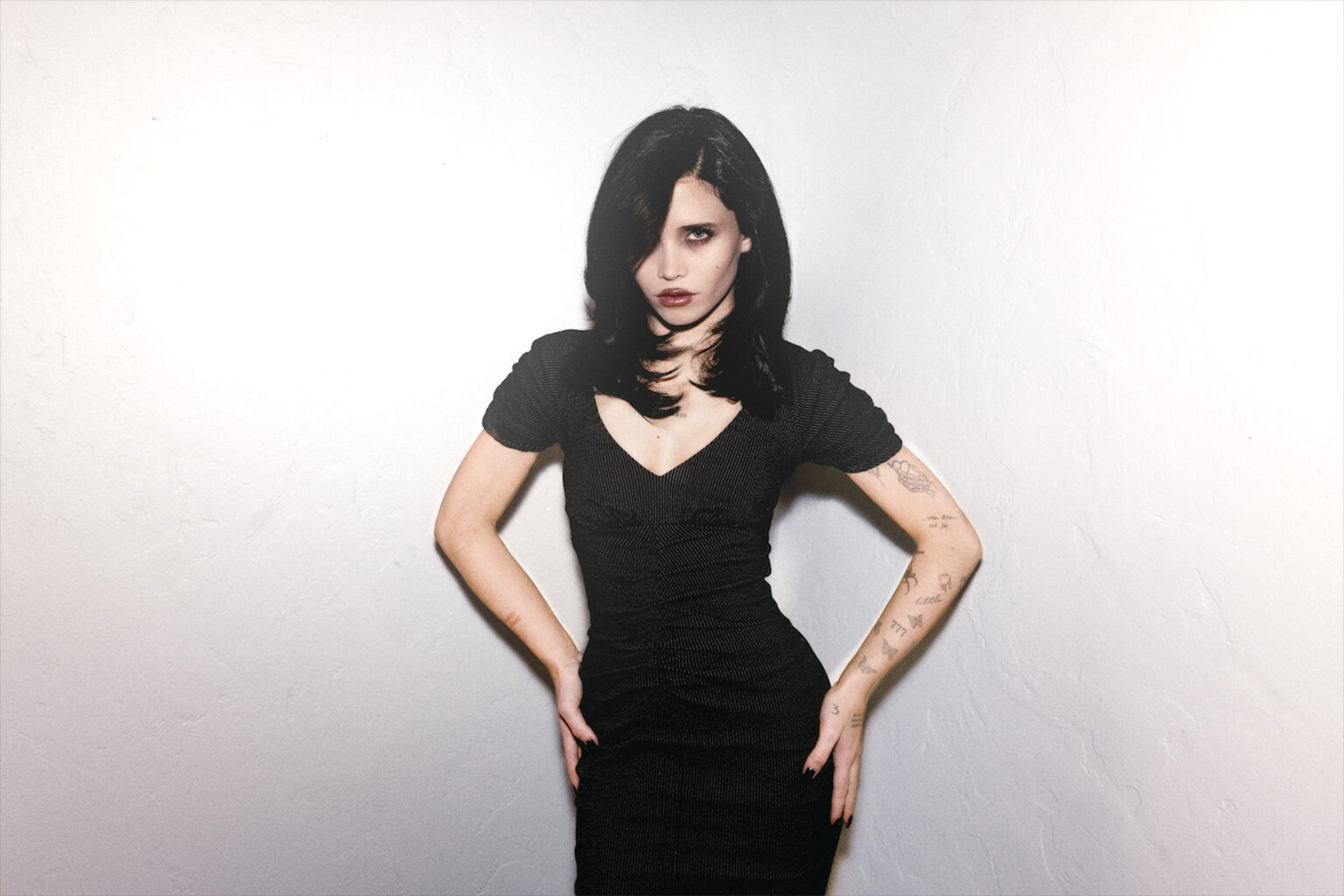 Nessa Barrett anuncia novo álbum “Tough Love”