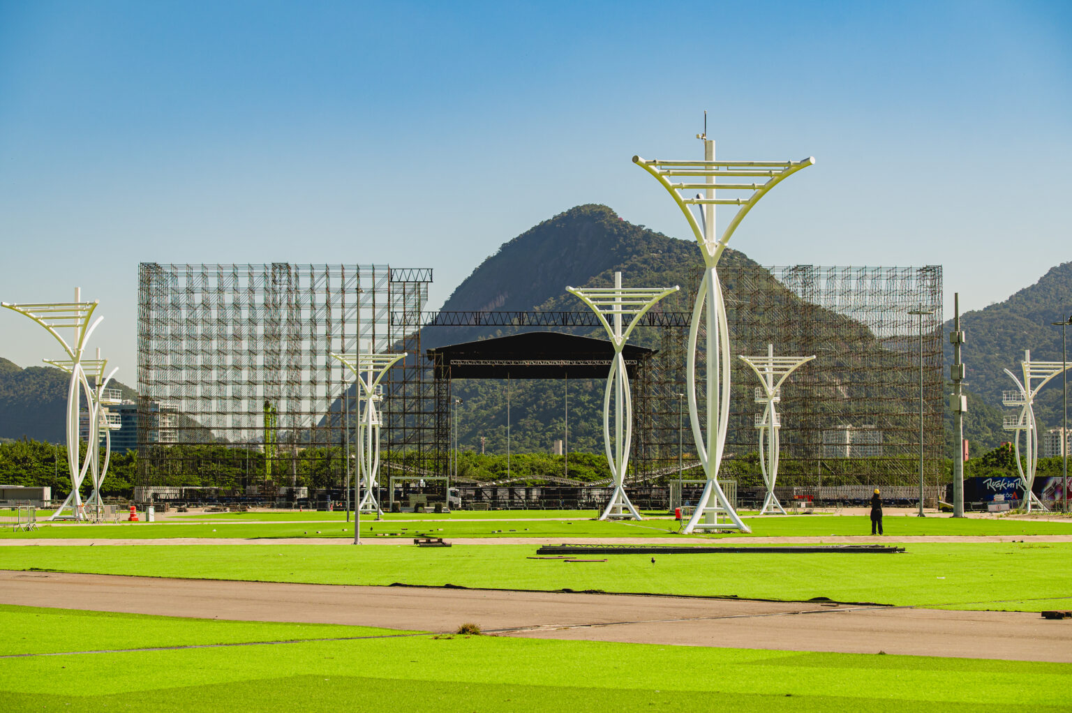 Rock in Rio 2026 revela bastidores da montagem da Cidade do Rock