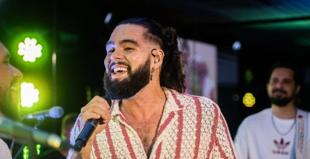 Banda Eva anuncia Biel Brito como novo vocalista durante o Fortal 2026