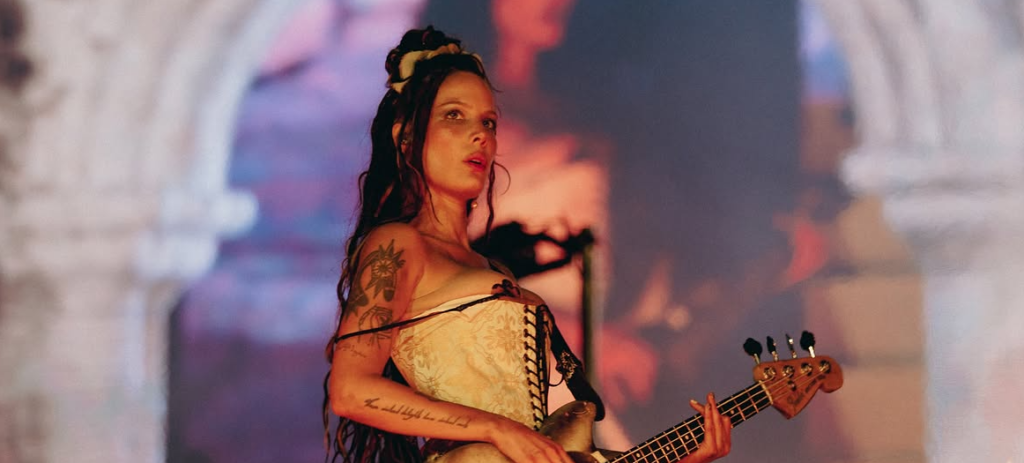 Halsey anuncia filme-concerto gratuito antes de apresentação no Rock in Rio
