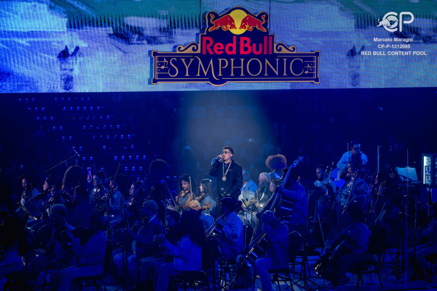 MC Hariel transforma concerto em baile funk na estreia do Red Bull Symphonic no Brasil