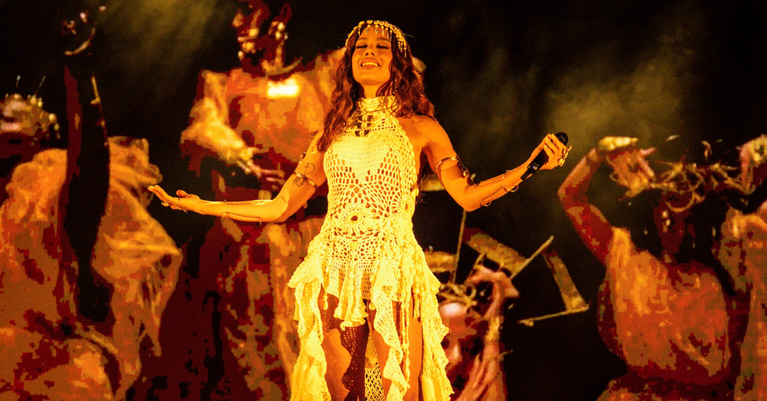 EQUILIBRIVM Tour: Anitta estreia com show lotado em Porto Alegre