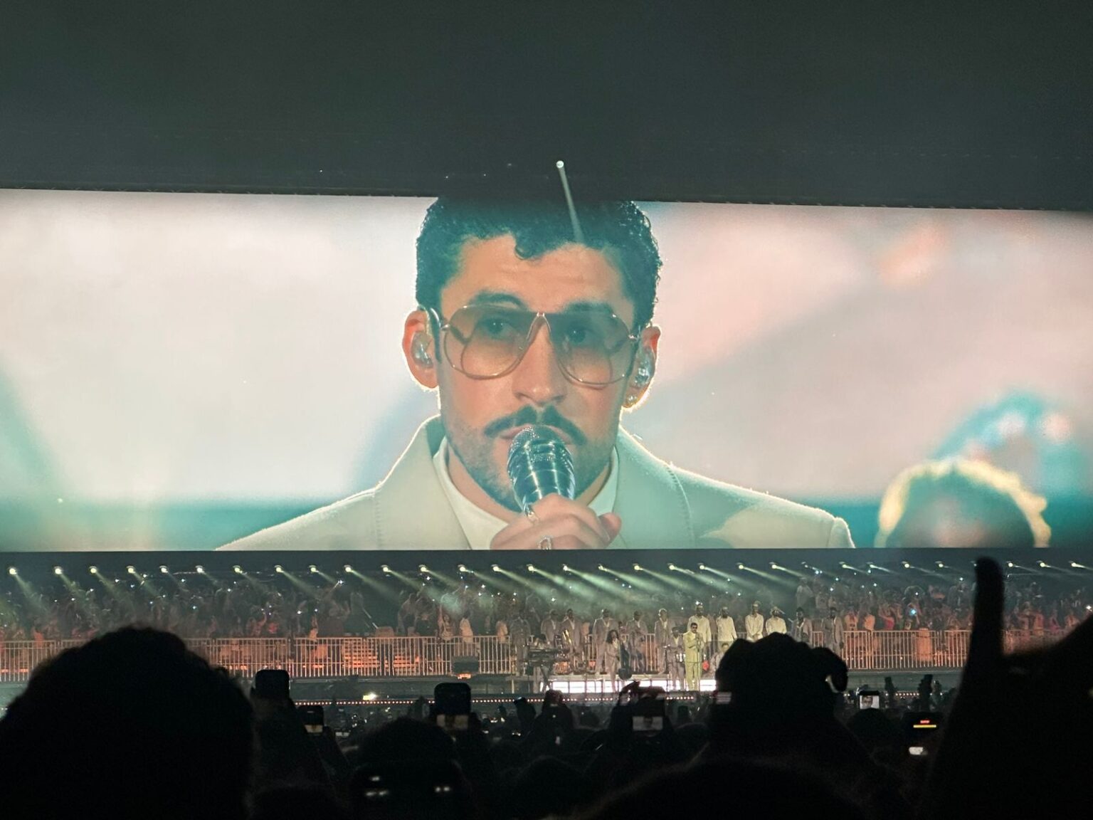 Bad Bunny encerra sua turnê DTMF: relembre a passagem do cantor pelo Brasil