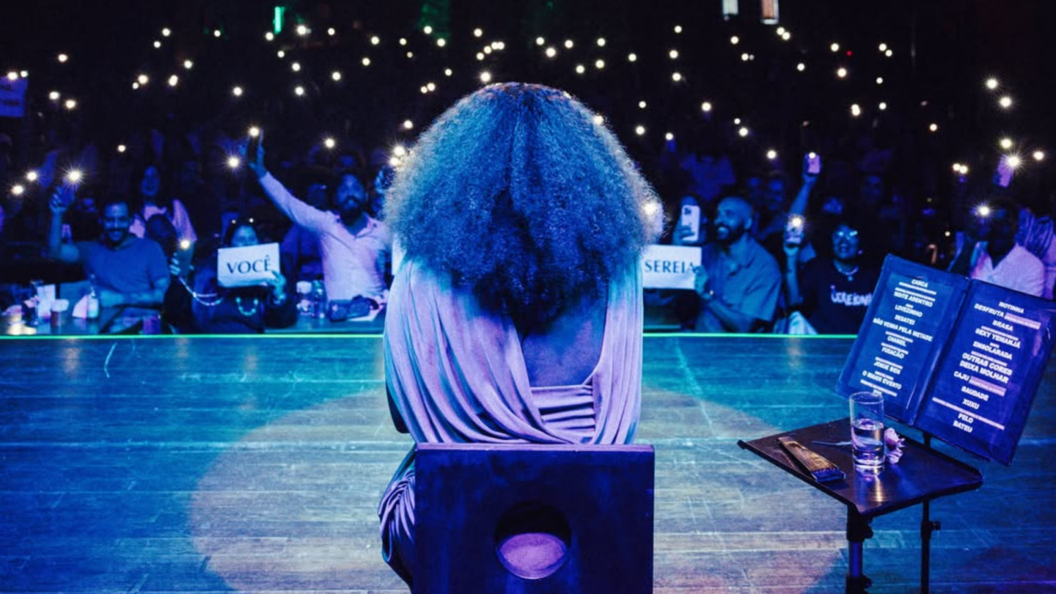 Rachel Reis transforma Casa Natura Musical em encontro íntimo com o público em duas sessões esgotadas