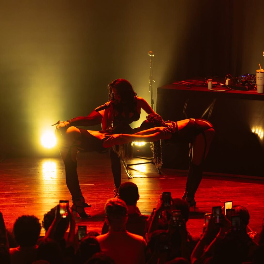 Bia Soull leva ‘Pornografia Auditiva’ ao palco da Casa Natura Musical em noite de celebração e muita sensualidade