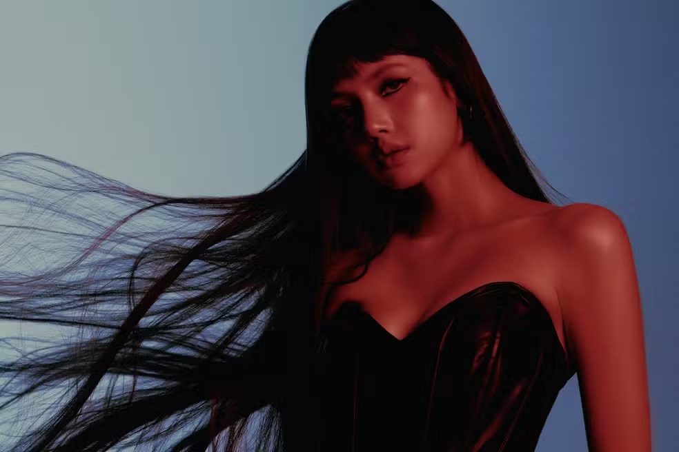 Lisa, do BLACKPINK, anuncia novo EP solo com seis faixas