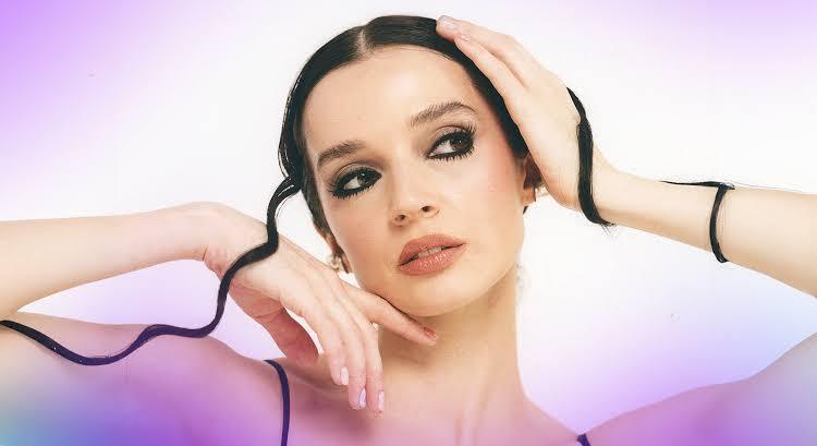 Poppy leva mistura de metal, pop e experimentalismo ao palco Sunset no Rock in Rio 2026
