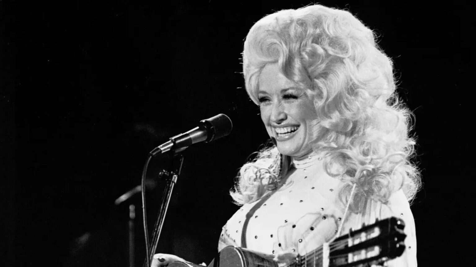 Uma carreira irretocável: relembre a trajetória de Dolly Parton, a Rainha do Country