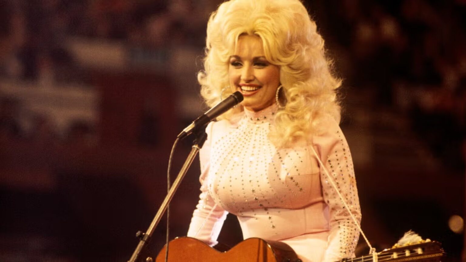 Morre aos 80 anos Dolly Parton, lenda da música country