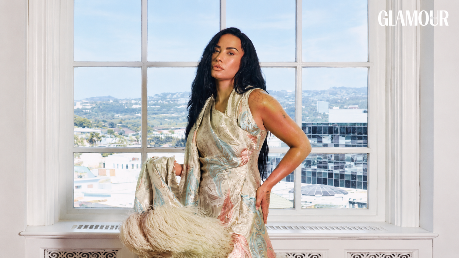 Demi Lovato estampa capa da Glamour Brasil e reforça conexão com os fãs brasileiros