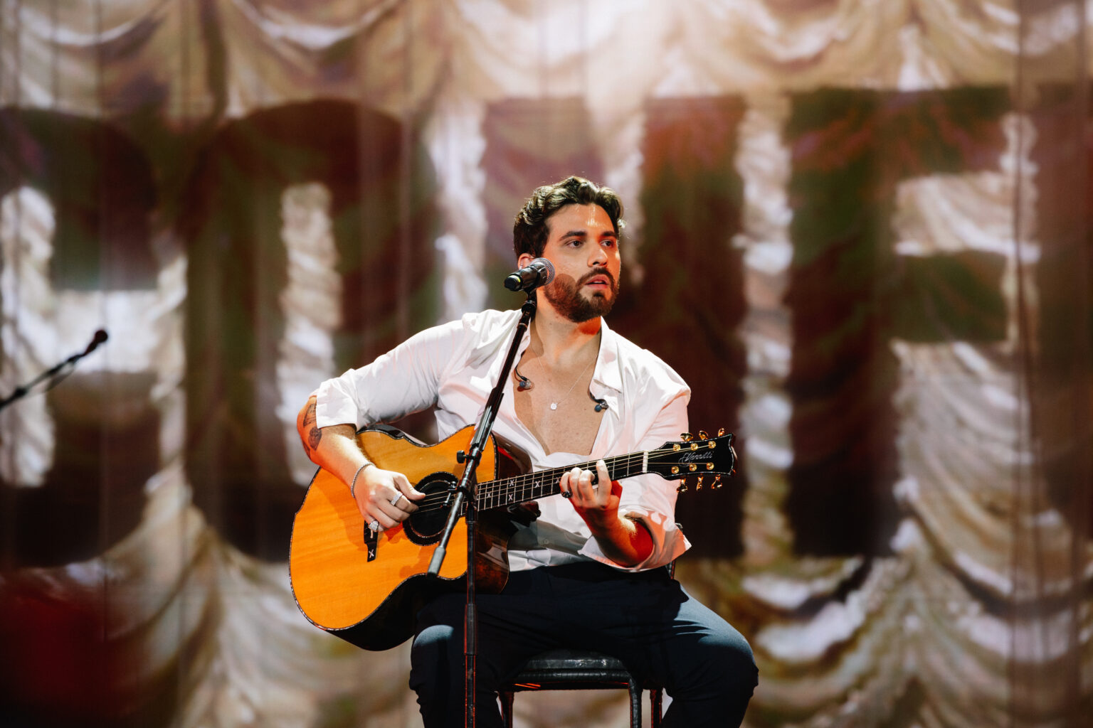 Gustavo Mioto leva a “Inconfundível Tour” aos cinemas de todo o Brasil com sessões especiais