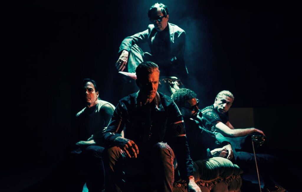 Queens of the Stone Age lança novo single, “Run Away From the Mob”