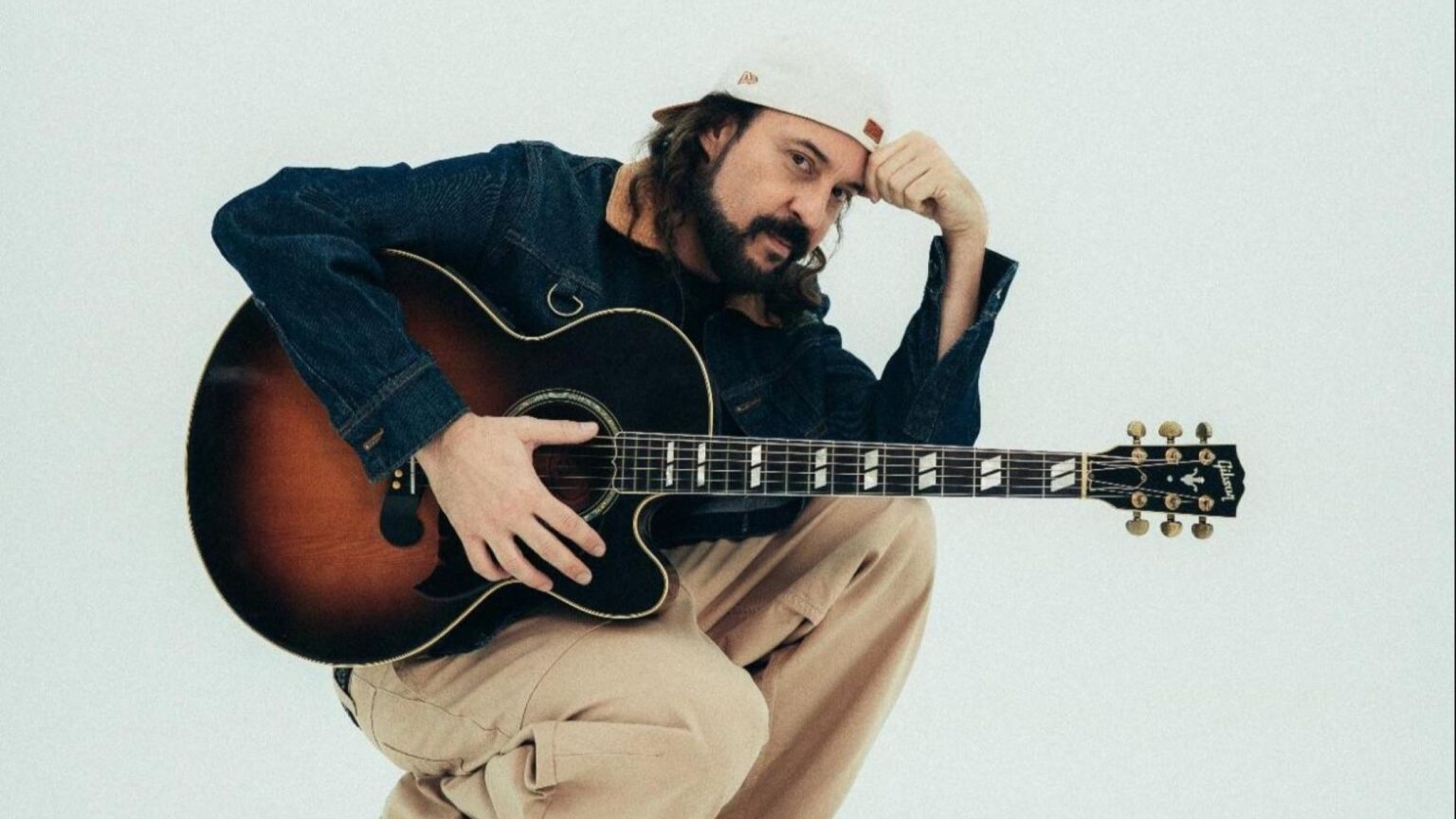 Gabriel O Pensador reúne gigantes da música brasileira no lançamento do “Acústico 33 anos”
